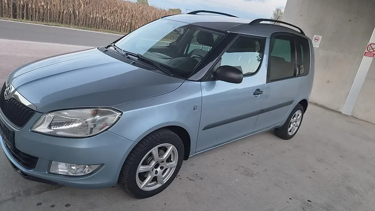 Skoda Roomster 2013 photo 2