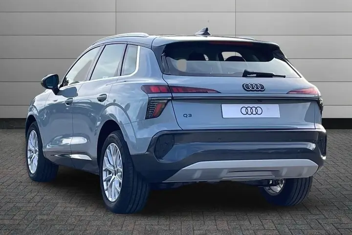 Audi Q3 photo 4