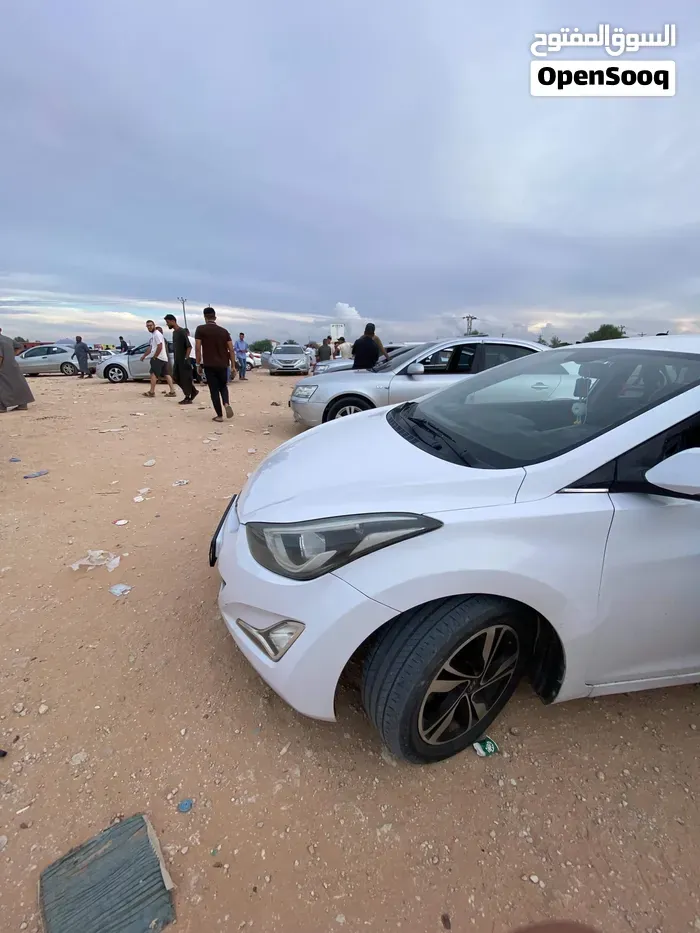 Hyundai Avante 2014 photo 3