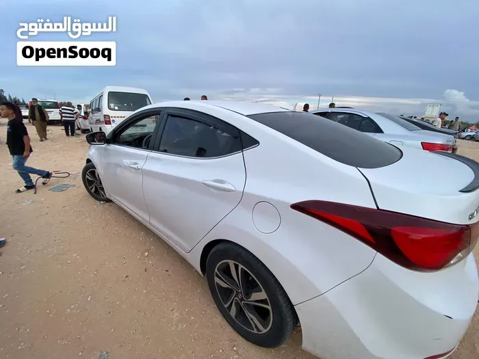Hyundai Avante 2014 photo 4