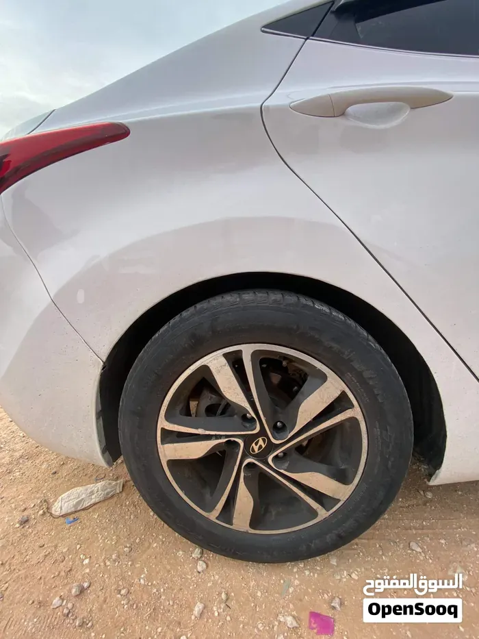 Hyundai Avante 2014 photo 2