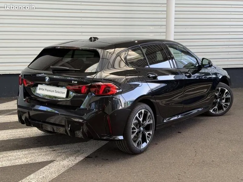 BMW 1 Series 2026 photo 4