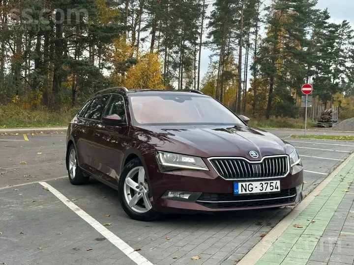Skoda Superb 2016 photo 2