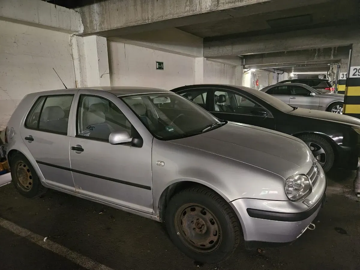 Volkswagen Golf 2001 photo 2