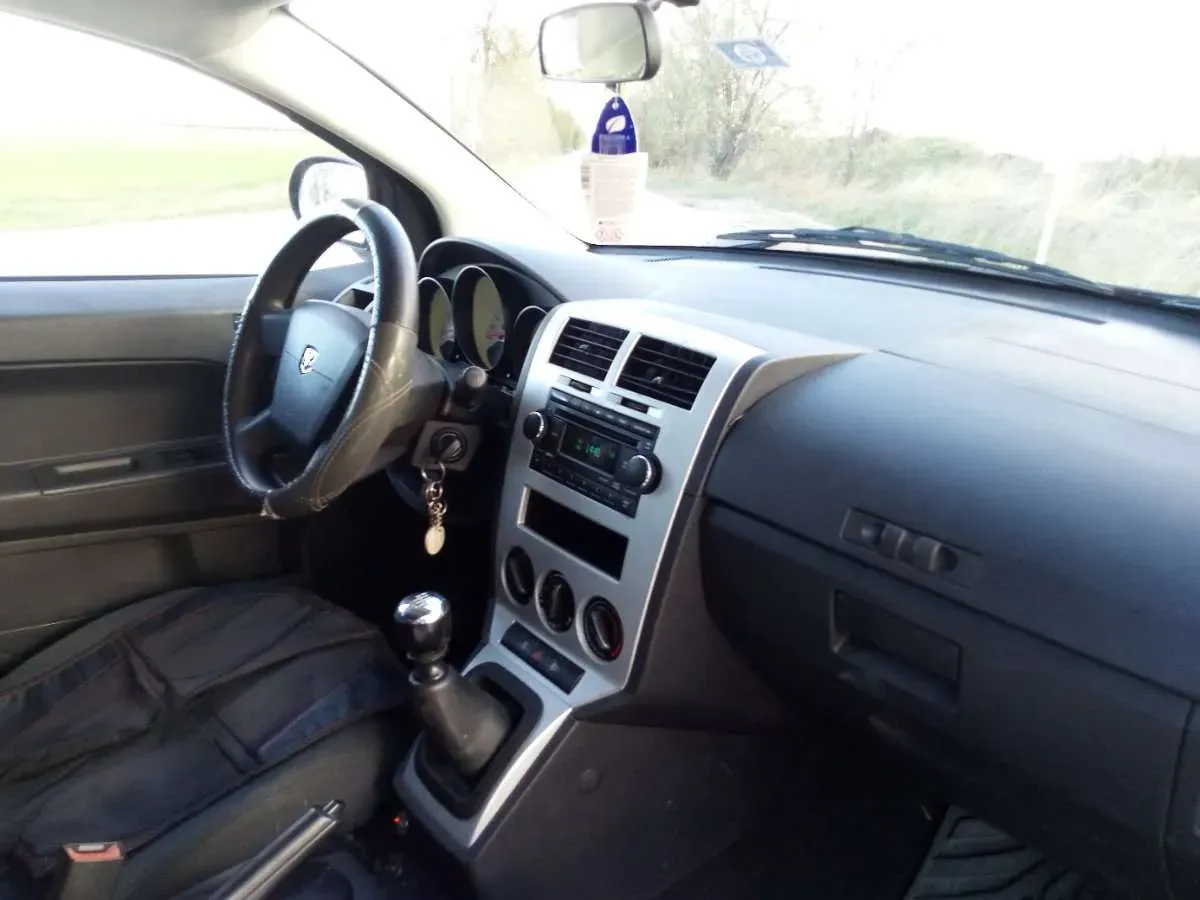 Dodge Caliber 2008 photo 3