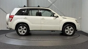 Suzuki Grand Vitara 2011 photo 3