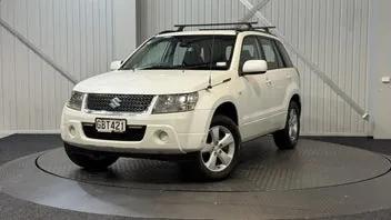 Suzuki Grand Vitara 2011 photo 2