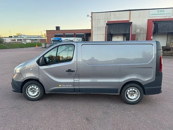 Renault Trafic 2015 photo 3