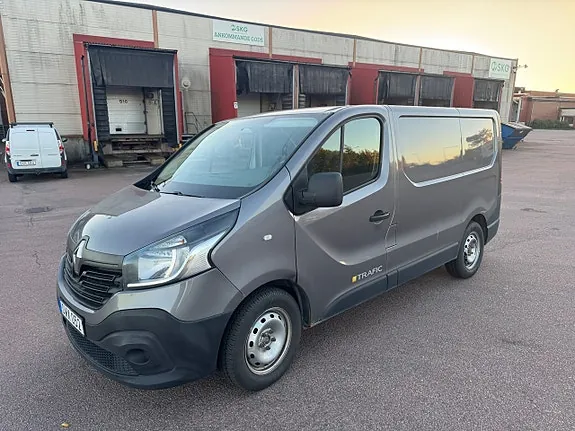 Renault Trafic 2015 photo 2