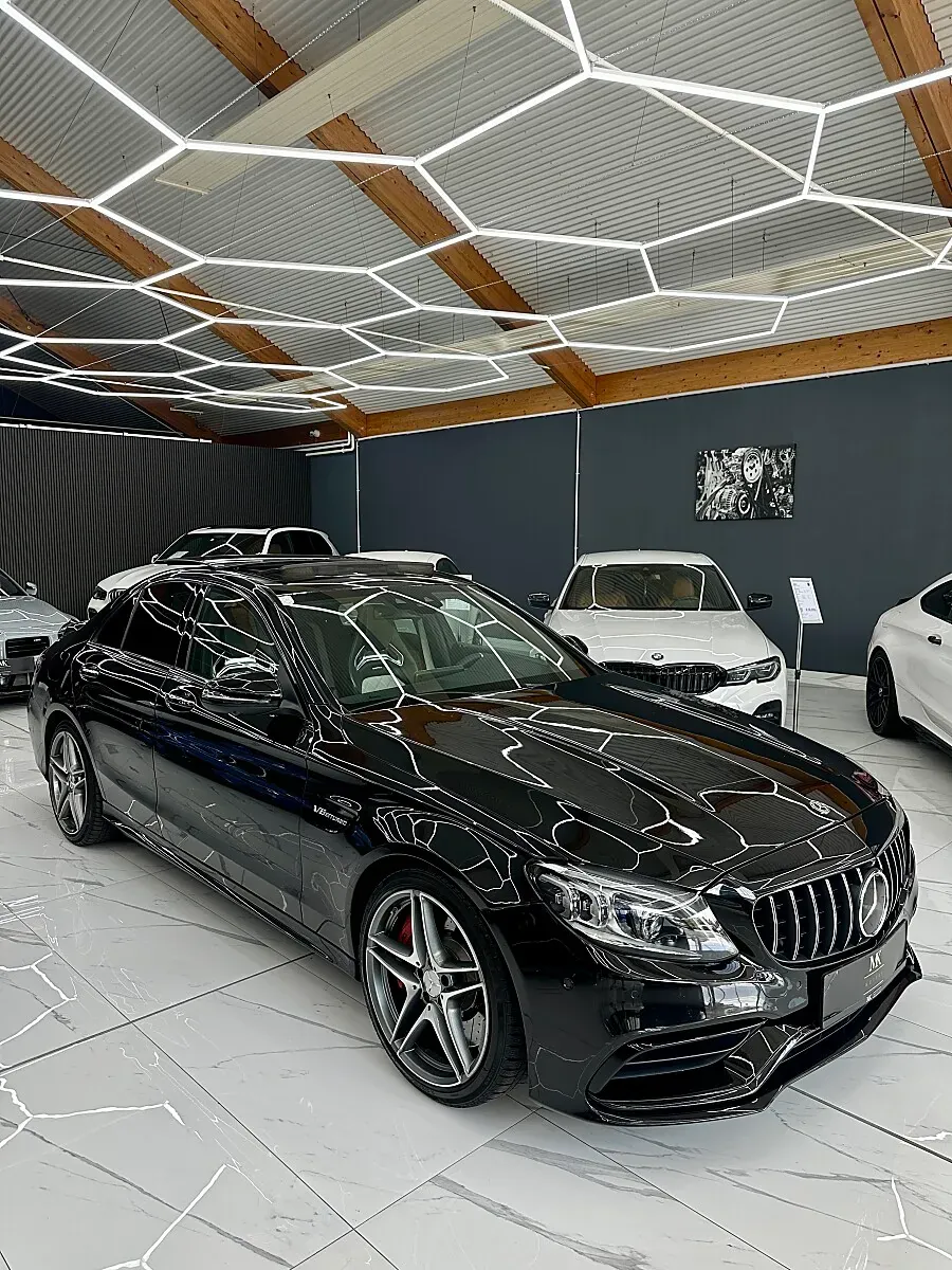 Mercedes-Benz C-Class 2019 photo 3