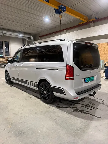 Mercedes-Benz V300 D 2023 photo 3