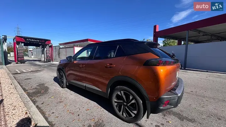 Peugeot 2008 2021 photo 5