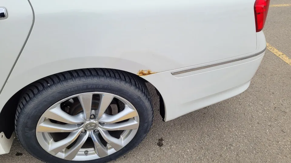 Infiniti M35X 2010 photo 2