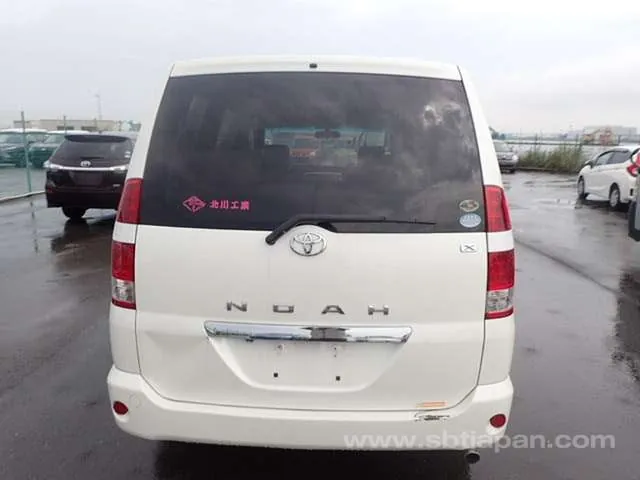 Toyota Noah X 2006 photo 5