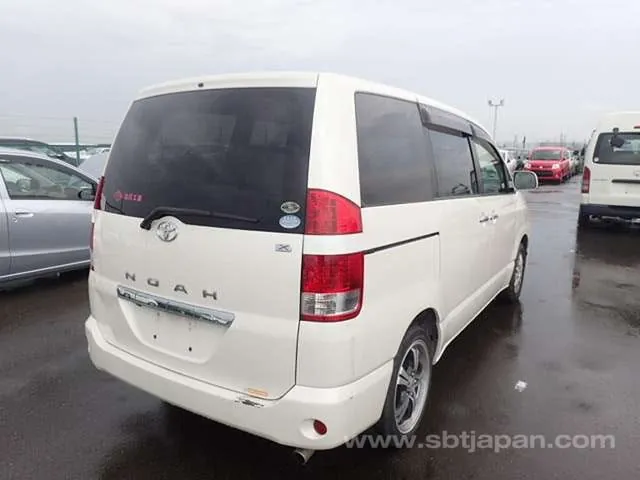Toyota Noah X 2006 photo 4