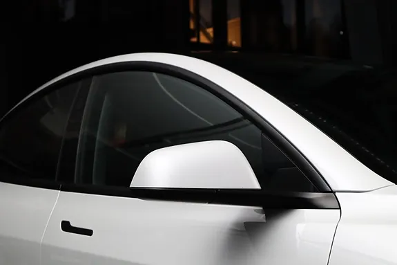 Tesla Model 3 2024 photo 5