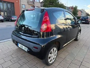 Peugeot 107 2010 photo 3