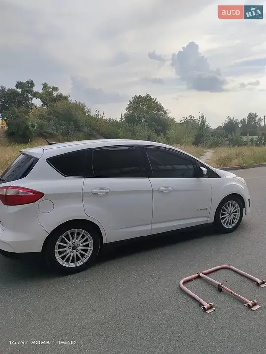 Ford C-Max 2014 photo 2