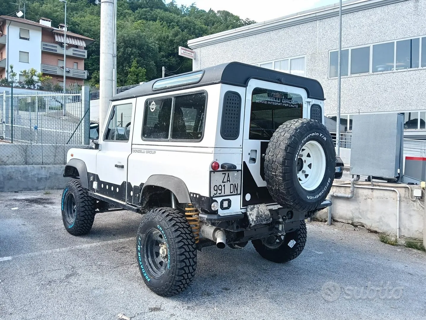 Land Rover Defender 1999 photo 3