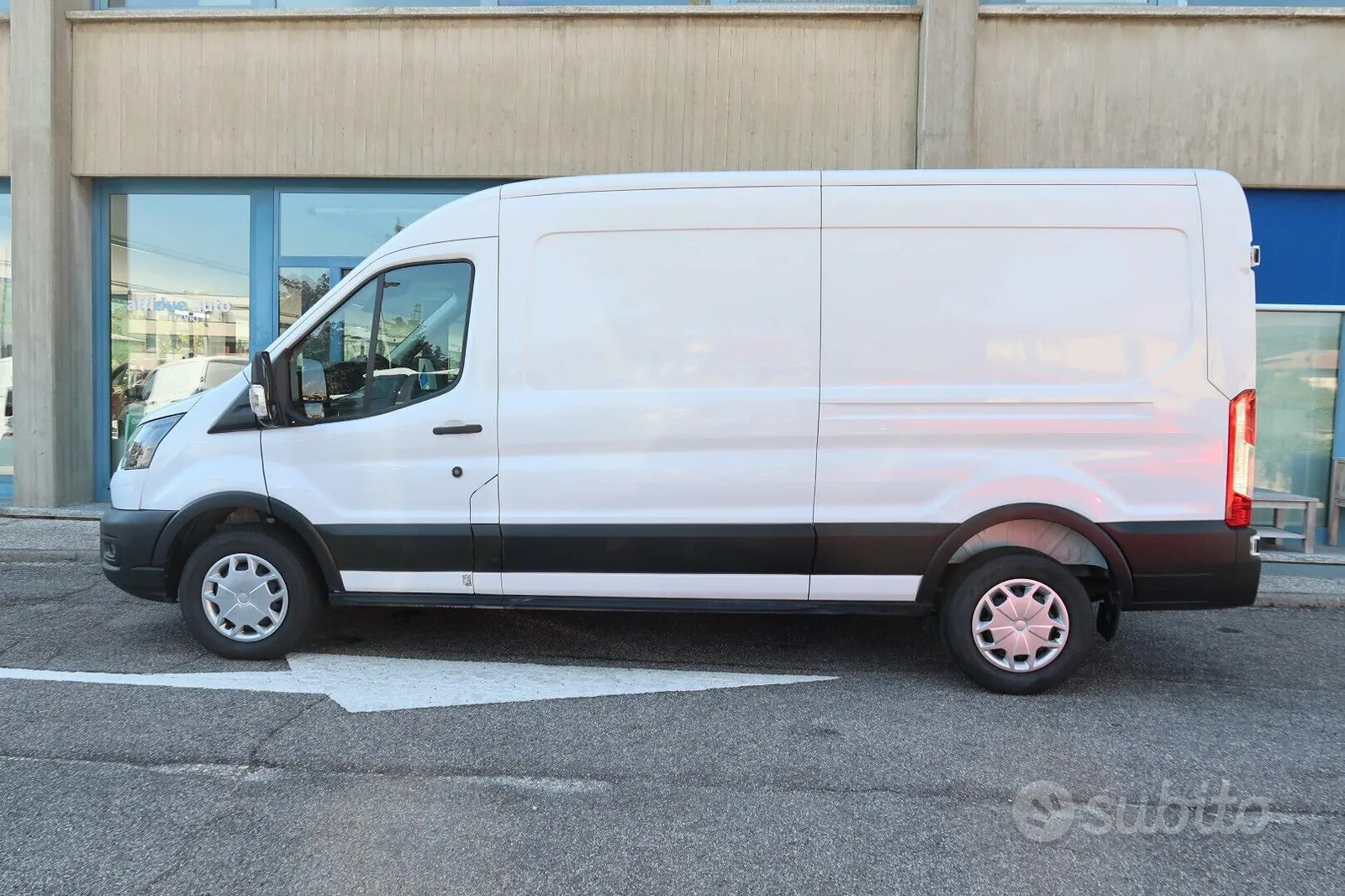 Ford Transit 2024 photo 4