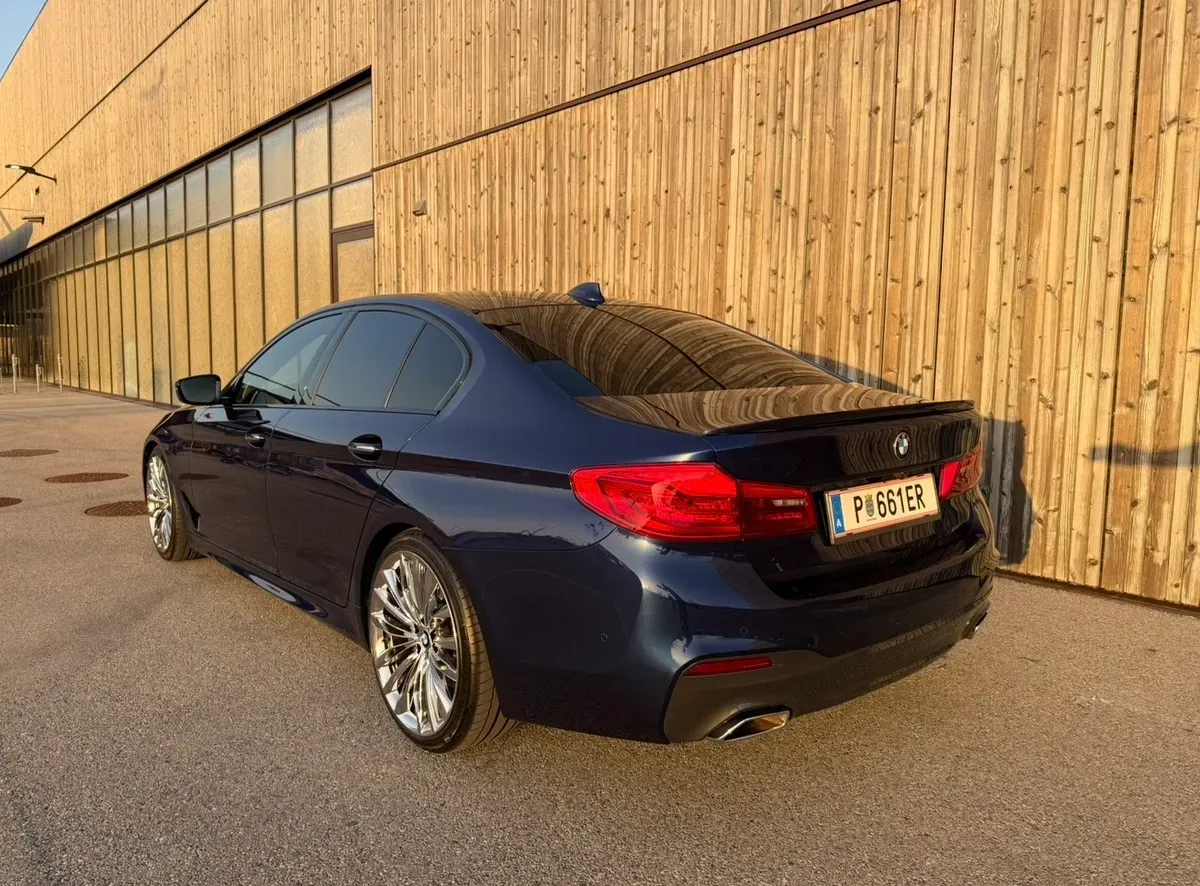 BMW 5 Series 2017 photo 2