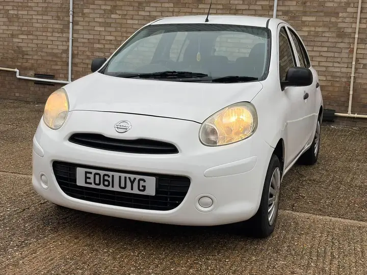 Nissan Micra 2011 photo 2