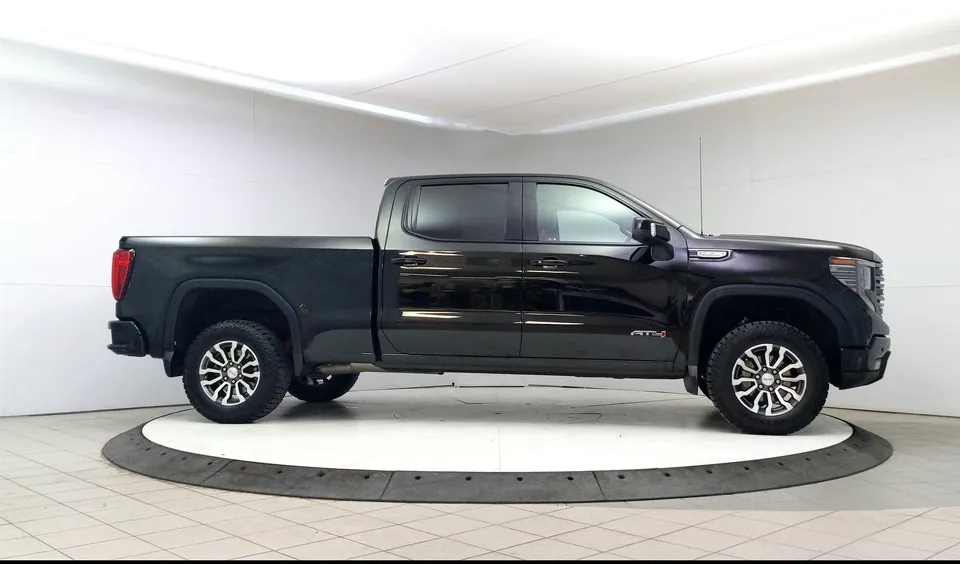 GMC Sierra 1500 2023 photo 2