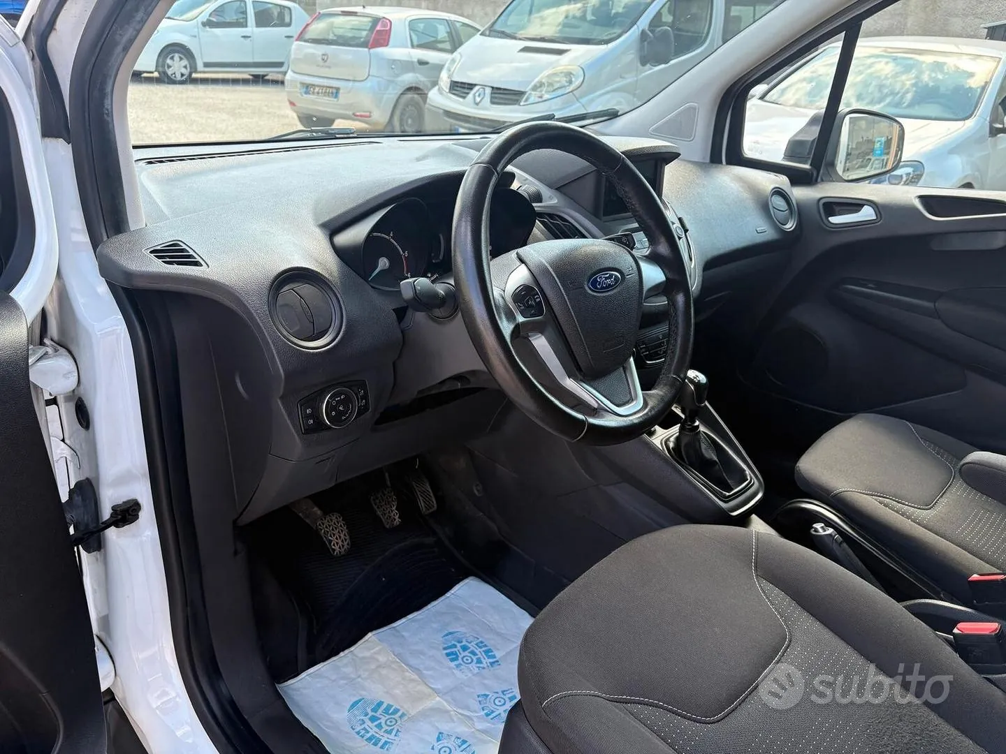 Ford Transit Courier 2022 photo 5