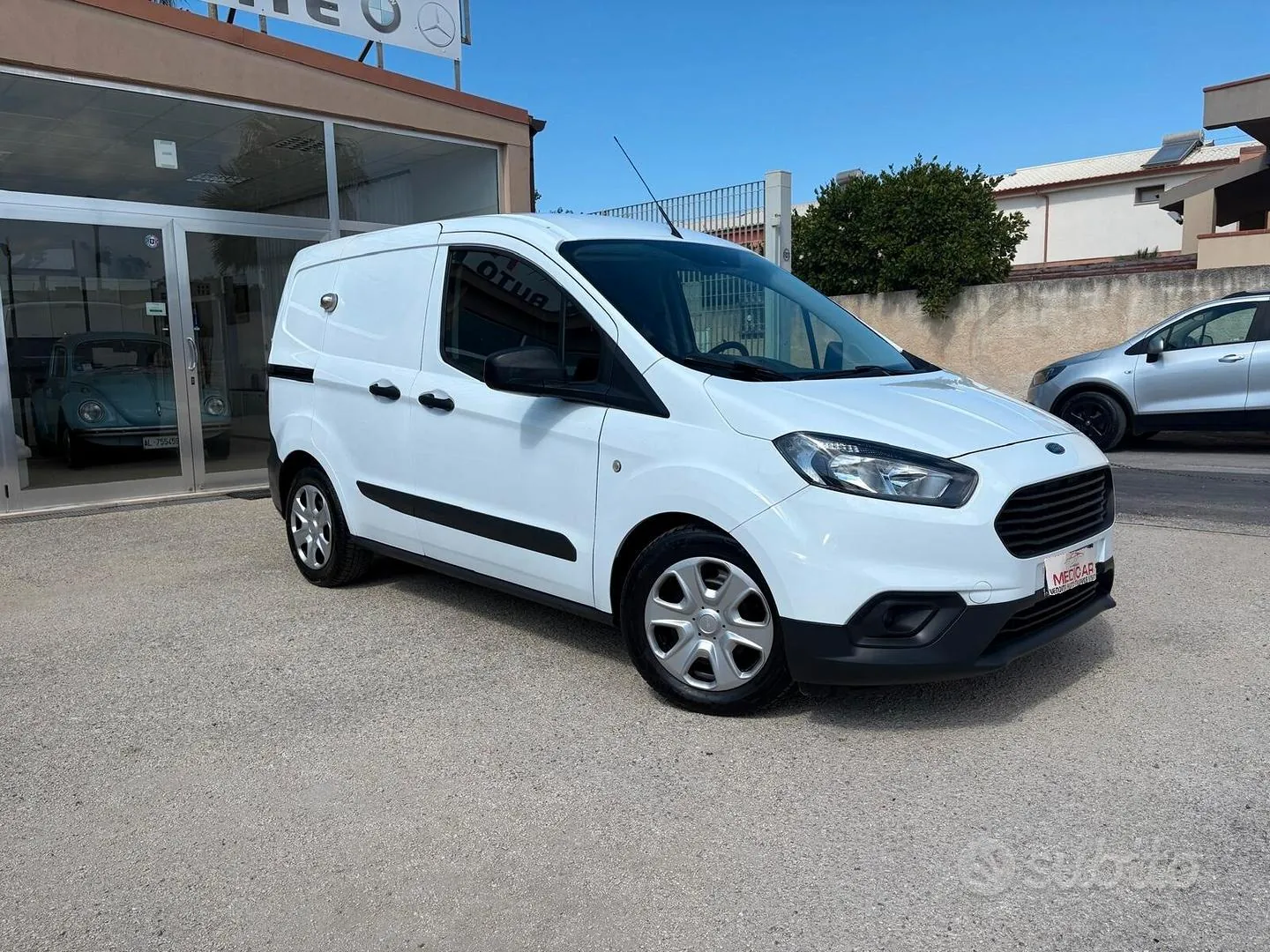 Ford Transit Courier 2022 photo 2