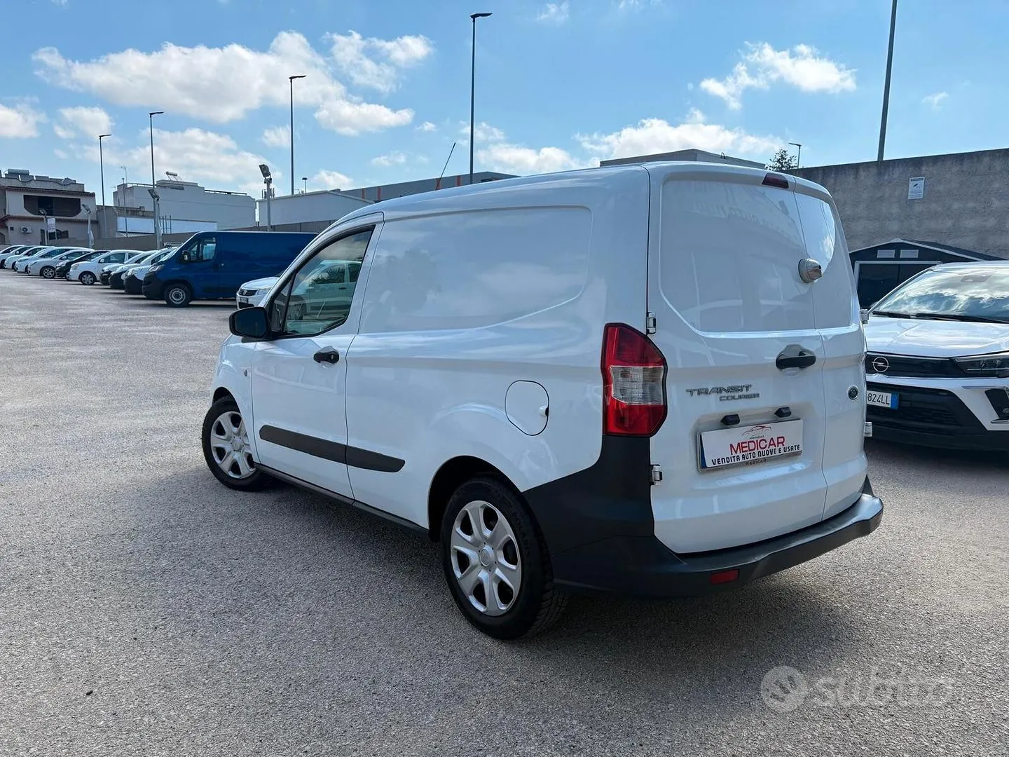 Ford Transit Courier 2022 photo 4