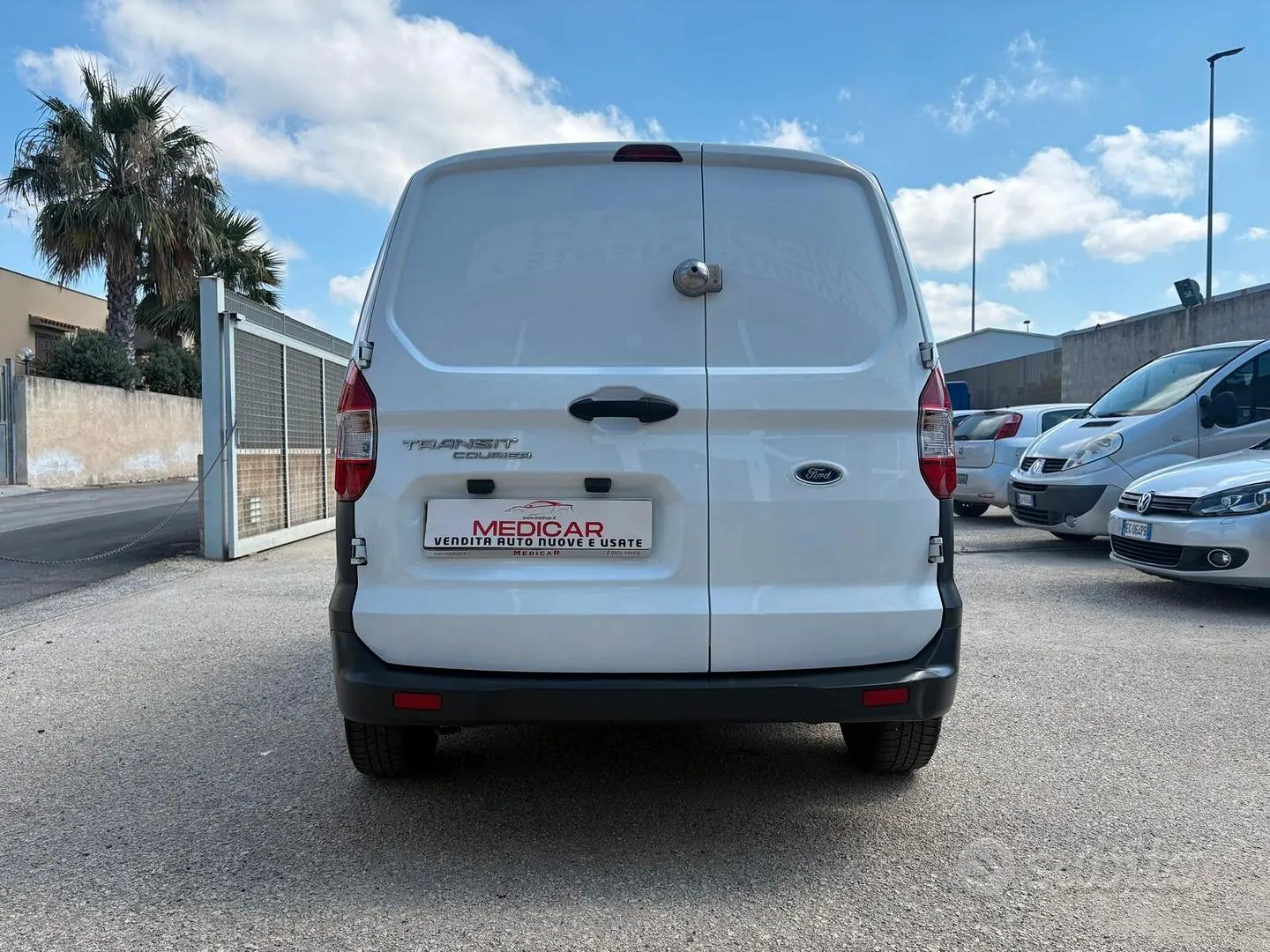 Ford Transit Courier 2022 photo 3
