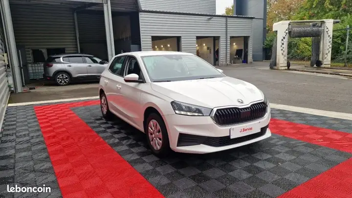 Skoda Fabia 2023 photo 3