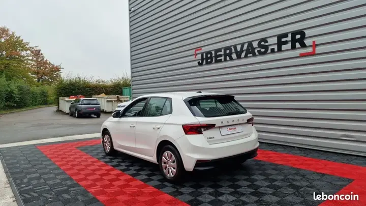Skoda Fabia 2023 photo 5