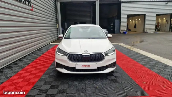 Skoda Fabia 2023 photo 2