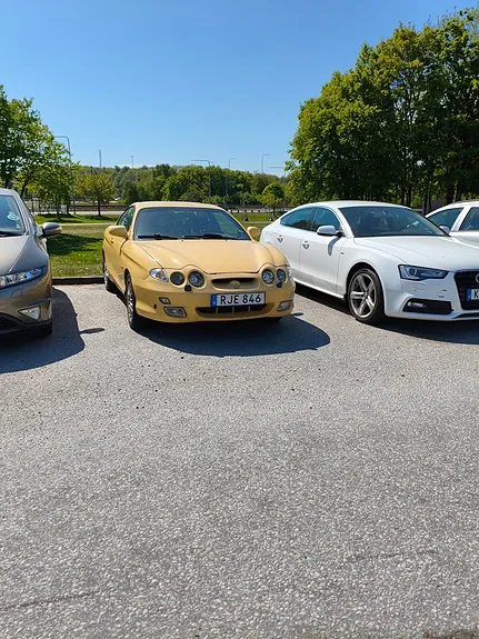 Hyundai Coupe 2000 photo 3
