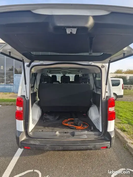 Citroen Jumpy 2023 photo 3