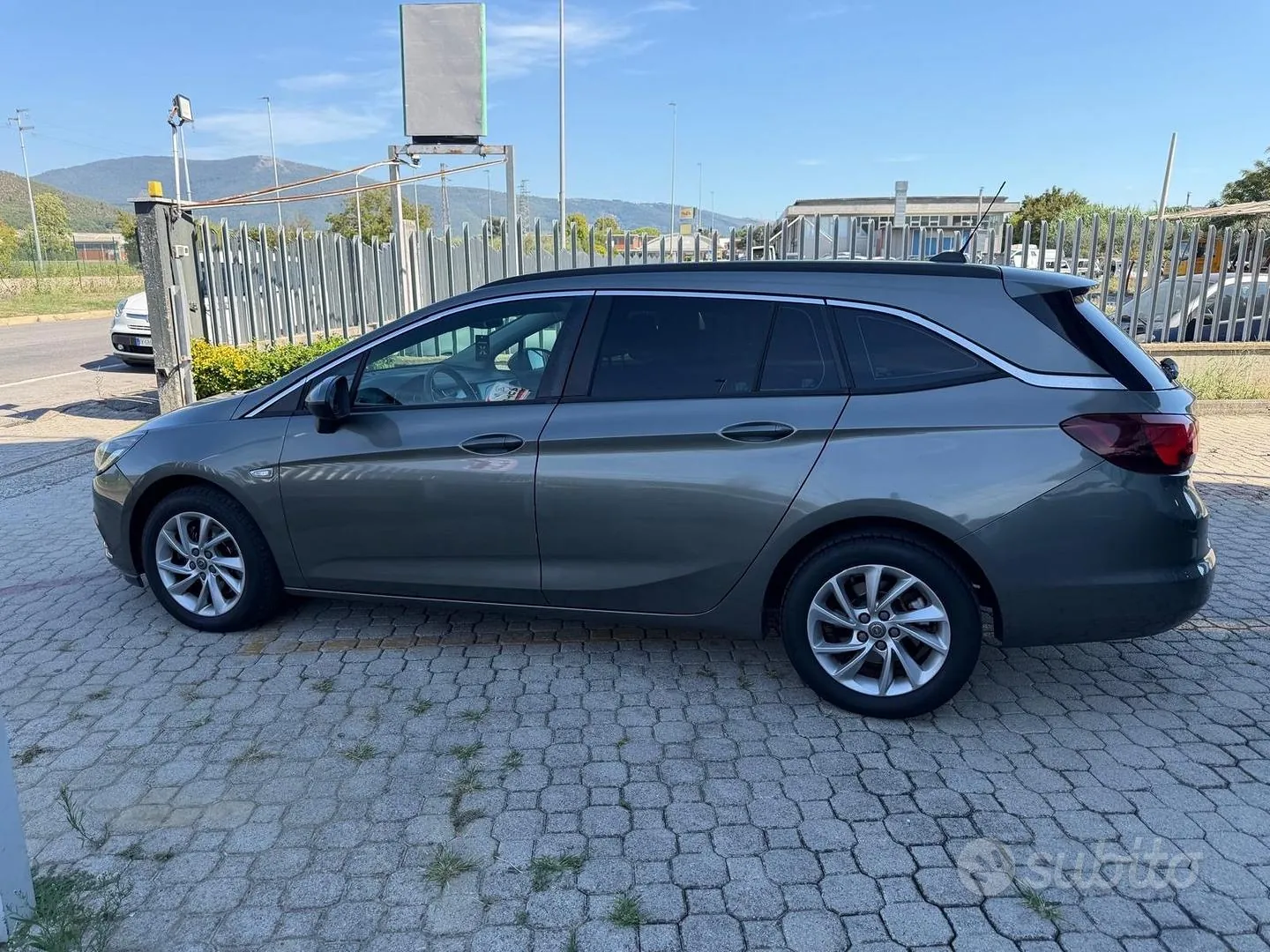 Opel Astra 2019 photo 2