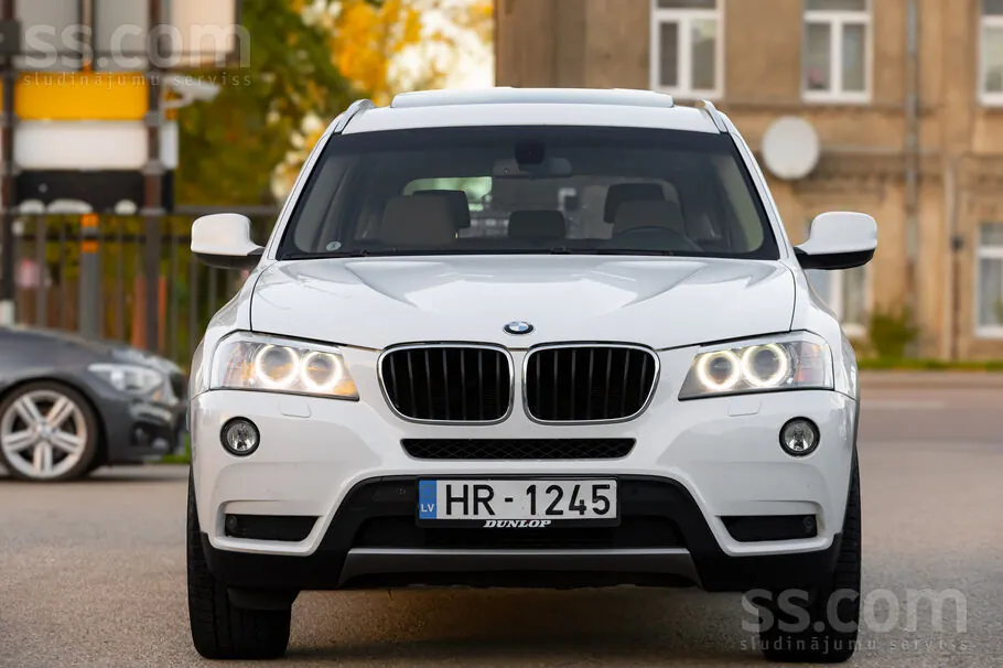 BMW X3 2011 photo 2