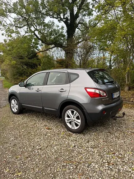Nissan Qashqai 2011 photo 2