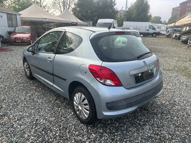Peugeot 207 2010 photo 5