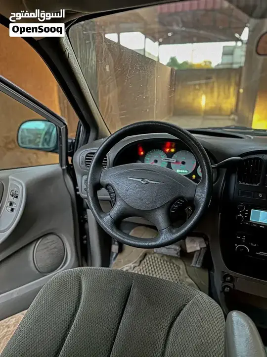 Chrysler Voyager 2007 photo 2