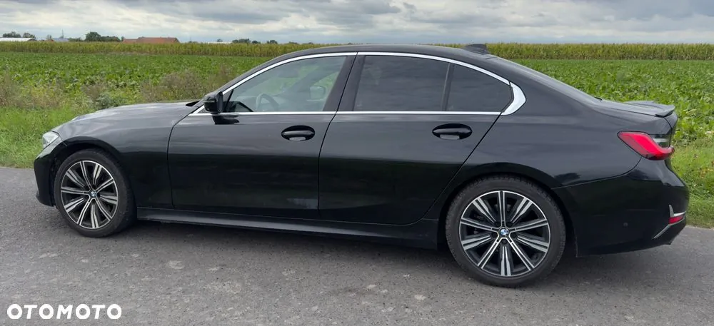 BMW Seria 3 2019 photo 4