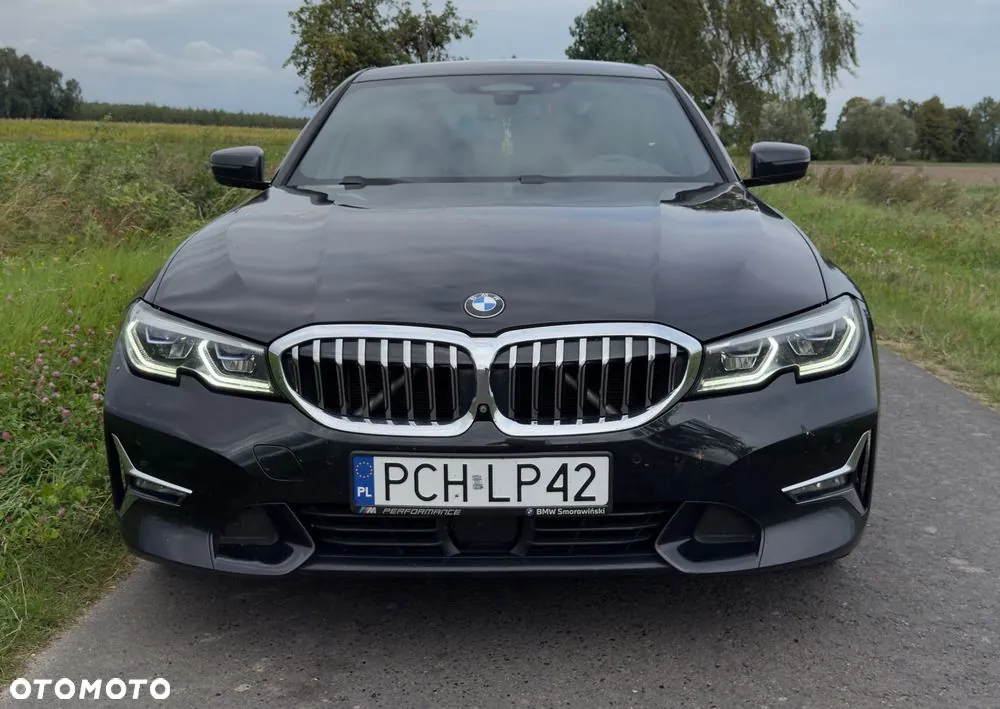 BMW Seria 3 2019 photo 2