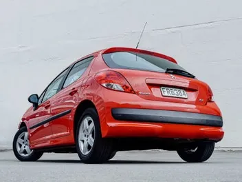 Peugeot 207 2010 photo 3