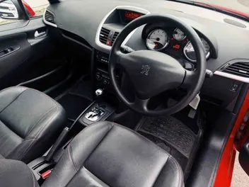 Peugeot 207 2010 photo 4