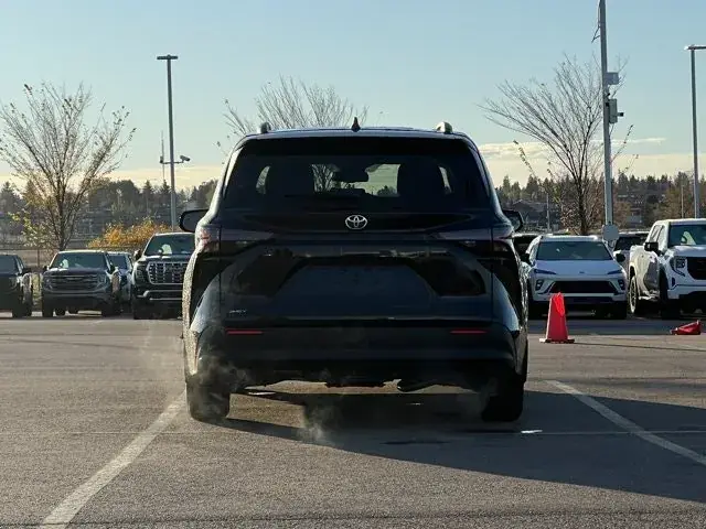 Toyota Sienna 2026 photo 5