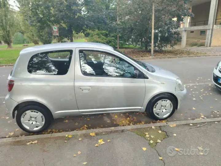 Toyota Yaris 2001 photo 4