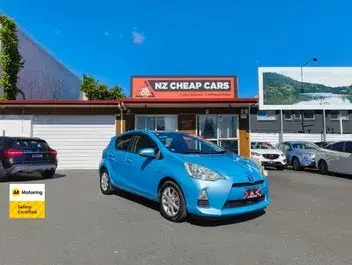 Toyota Aqua 2012 photo 2