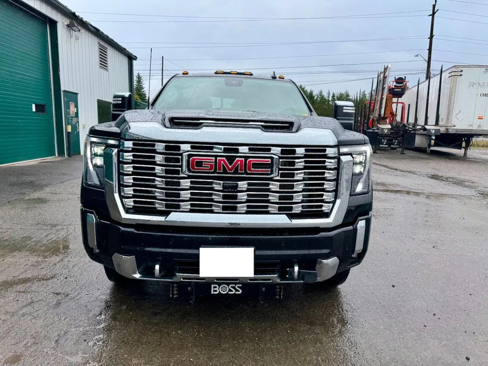 GMC Sierra 3500Hd Denali 2024 photo 2