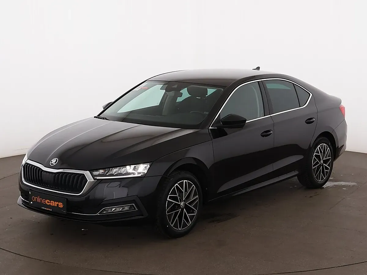 Skoda Octavia 2022 photo 2